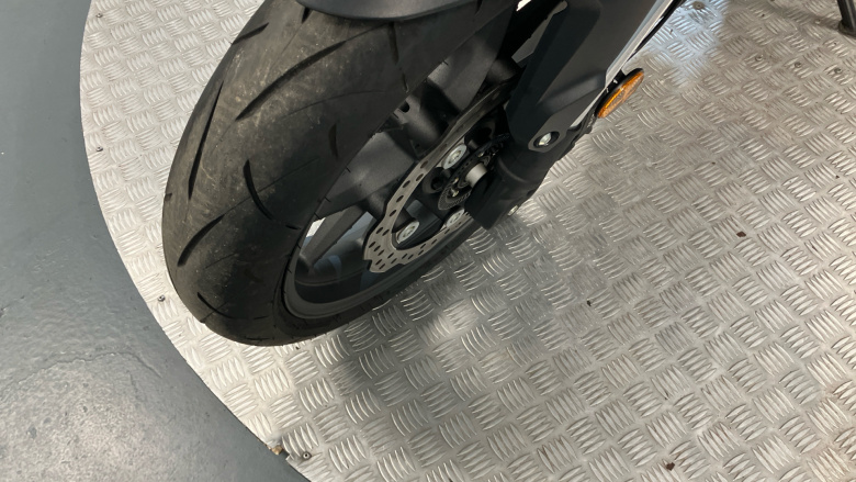 Honda CB750 Hornet (25MY)